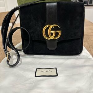 Beautiful GG Marmont Ally Shoulder Black Suede Leather Bag